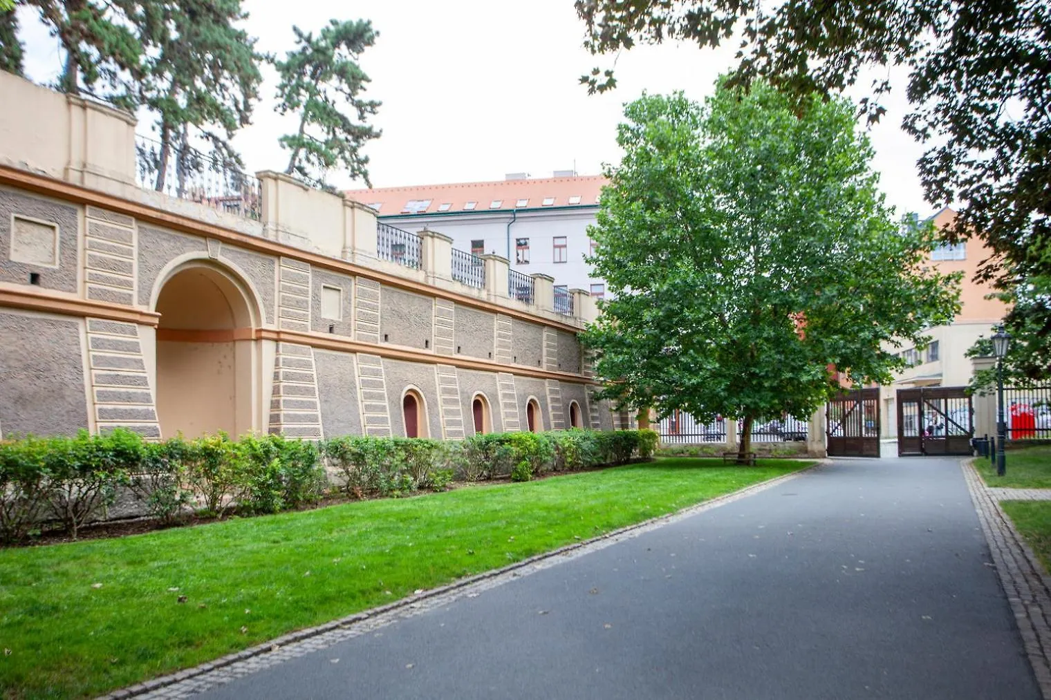 Blueground Vrsovice Near Renaissance-Style Park Prg-7 Apartment Prague